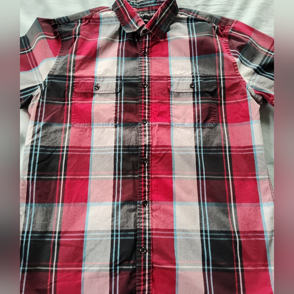 EXPRESS  Men's Button Up Shirt  Size Large Short Sleeves  Smoke Free Home